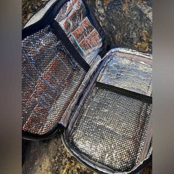 Diabetic Travel Organizer Case- compatible with small ice packs not included. - Picture 2 of 9